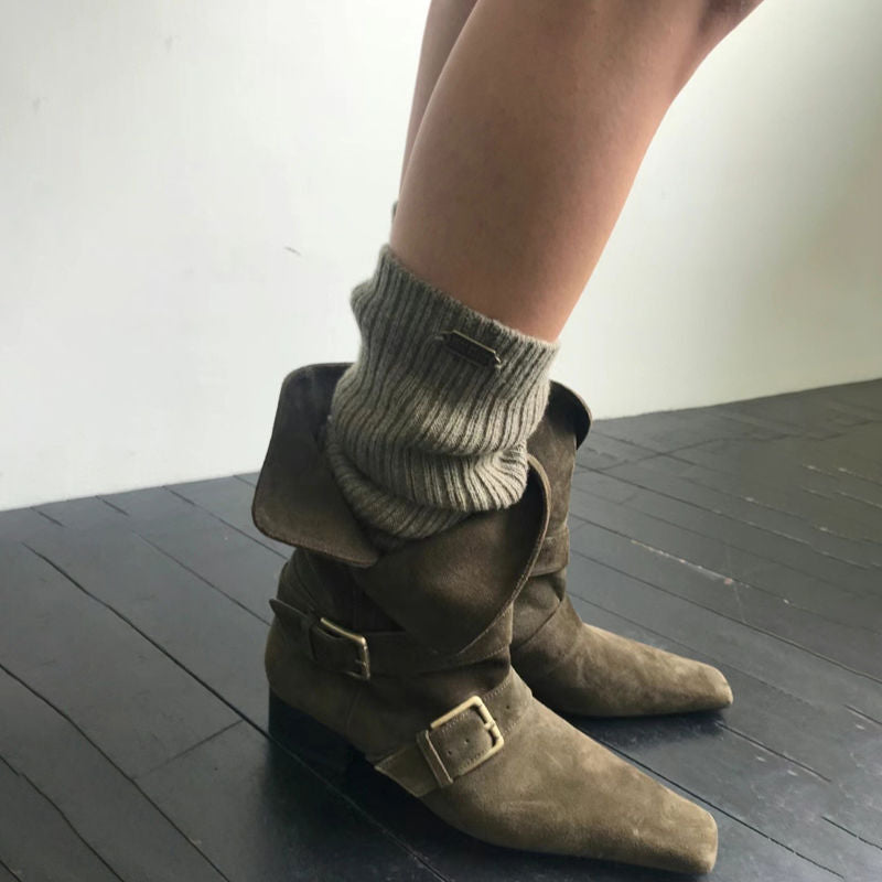 Damen Mittelhohe Wildlederoptik-Stiefelette mit quadratischer Spitze, verstellbaren Schnallenriemen und flachem Blockabsatz Shop Nory