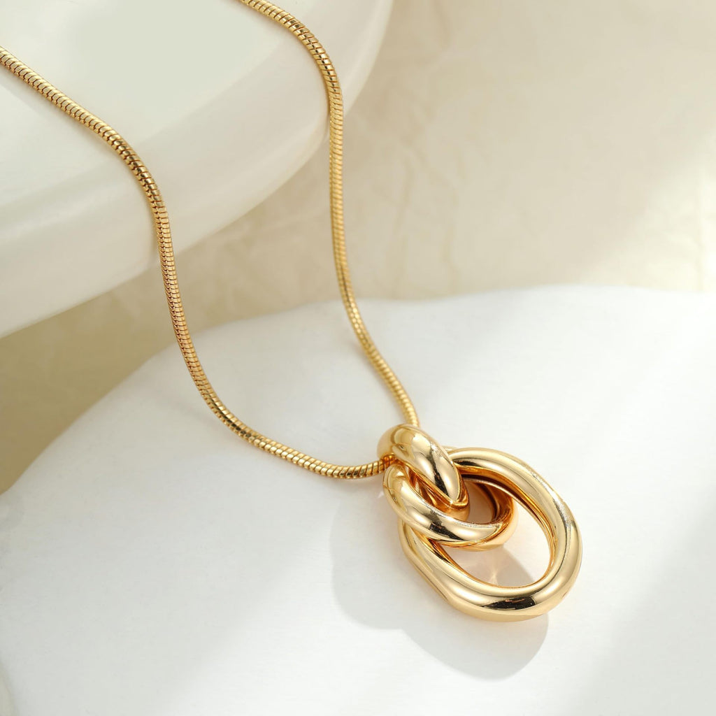 Damen Schmuck-Halskette mit modernem, geschwungenem Pendel in luxuriösem Design Shop Nory