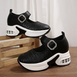 Damen Plateausneaker-Mules mit gestricktem Obermaterial, Schmuckriemen und skulpturierter Luftsohle Shop Nory