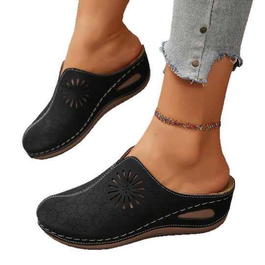 Damen Bequeme Perforierte Slipper-Mules mit Blumenstanzung und gepolstertem Fußbett Shop Nory