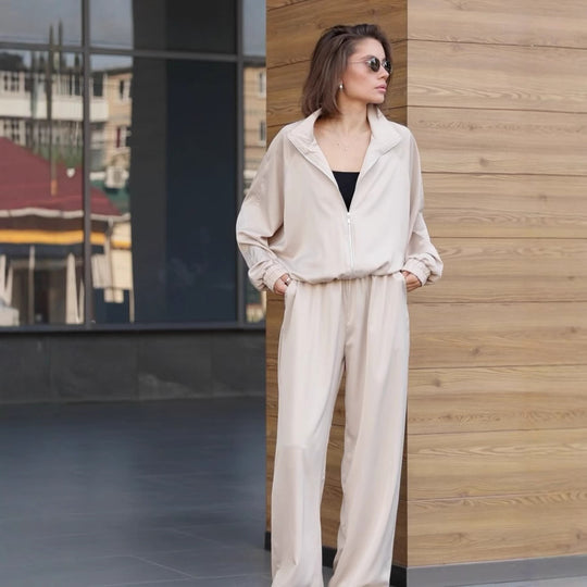 Damen lässiges Zweiteiler Set aus fließender Satinoptik mit weitem Bund und Crop-Top Shop Nory