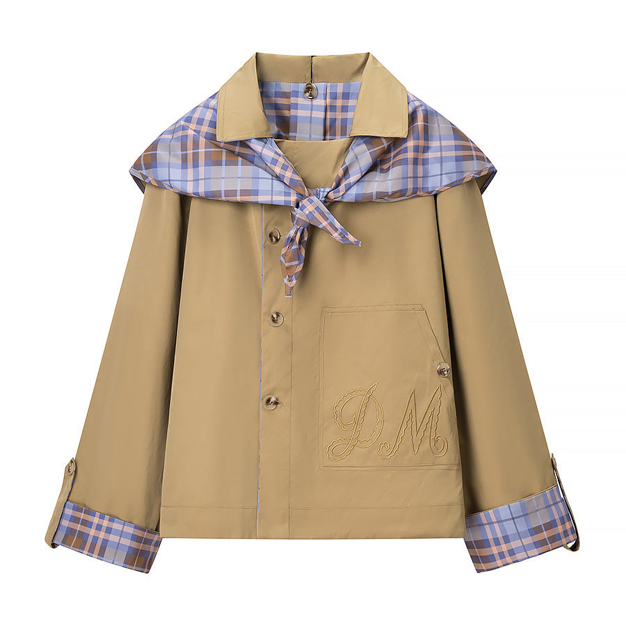 Damen Kurze Jacke mit abnehmbarem Karotuchkragen und bestickter Aufsatztasche Shop Nory