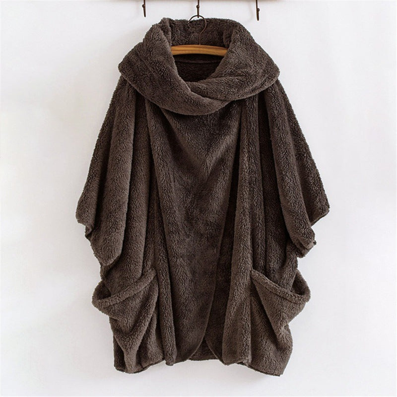 Damen Oversize Kuschel-Poncho mit großem Schlauchkragen und Kängurutaschen Shop Nory