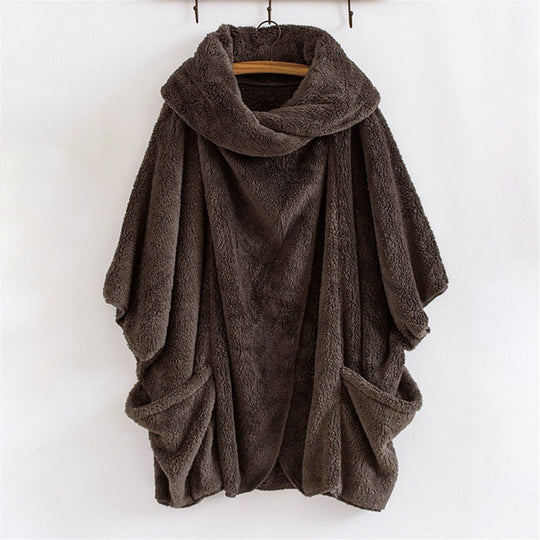 Damen Oversize Kuschel-Poncho mit großem Schlauchkragen und Kängurutaschen Shop Nory