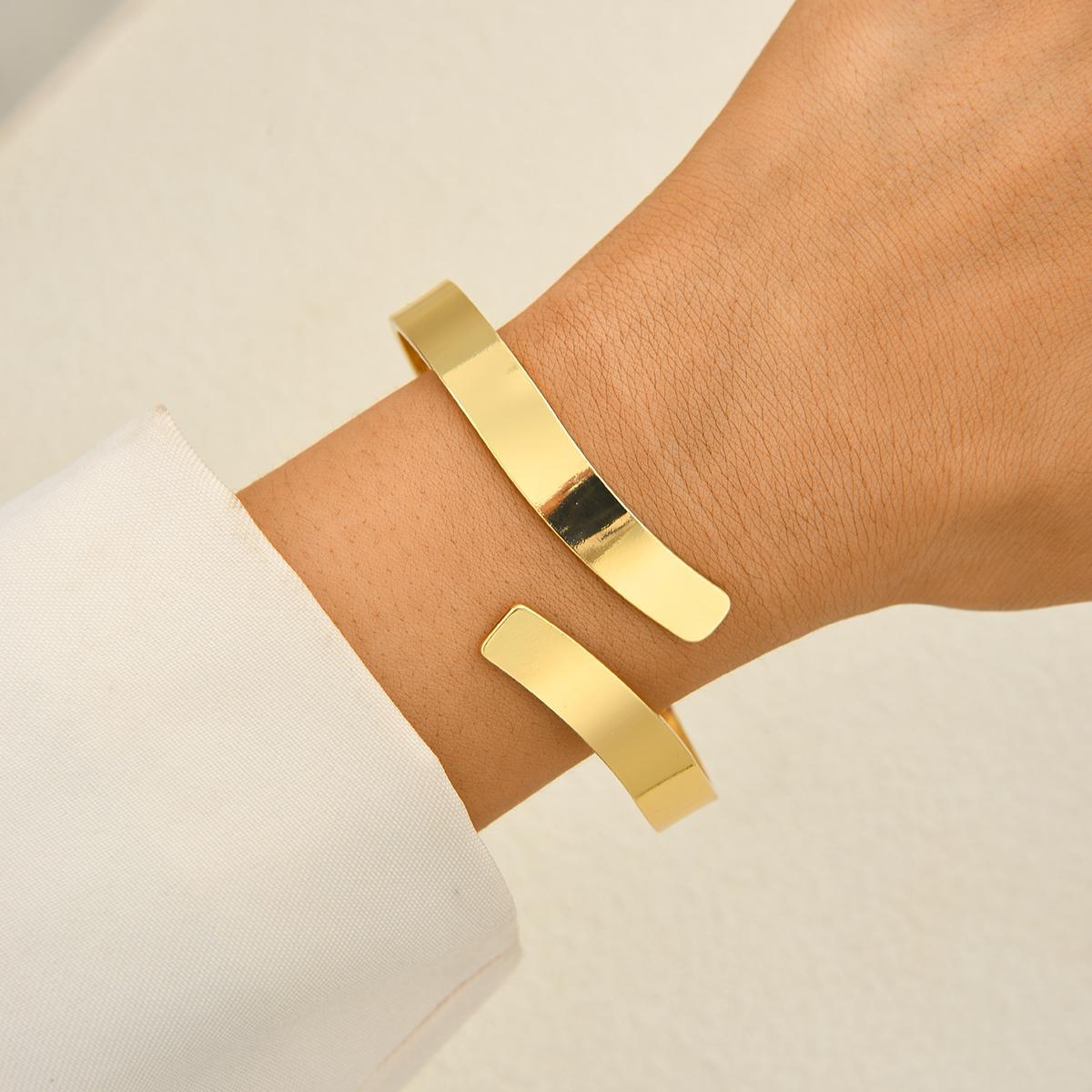 Damen Armreif-Set mit modernen und minimalistischen Designs Shop Nory