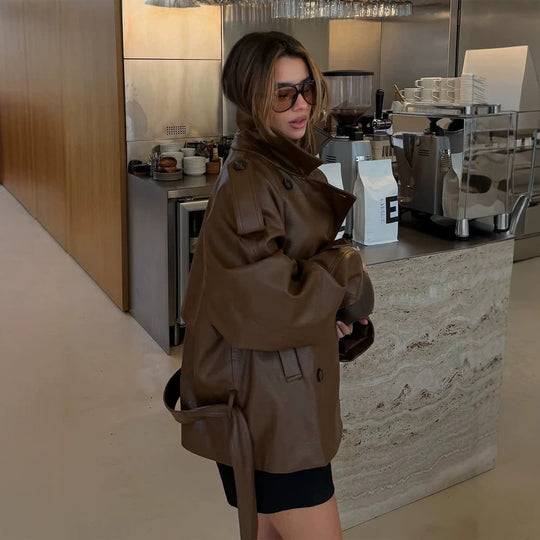 Damen Kurz geschnittener Oversize Lederimitat-Trench mit Taillengürtel und Epauletten Shop Nory