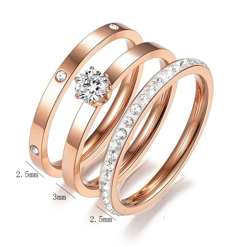 Damen Ring mit funkelndem Zirkonia-Besatz und elegantem Goldfinish Shop Nory