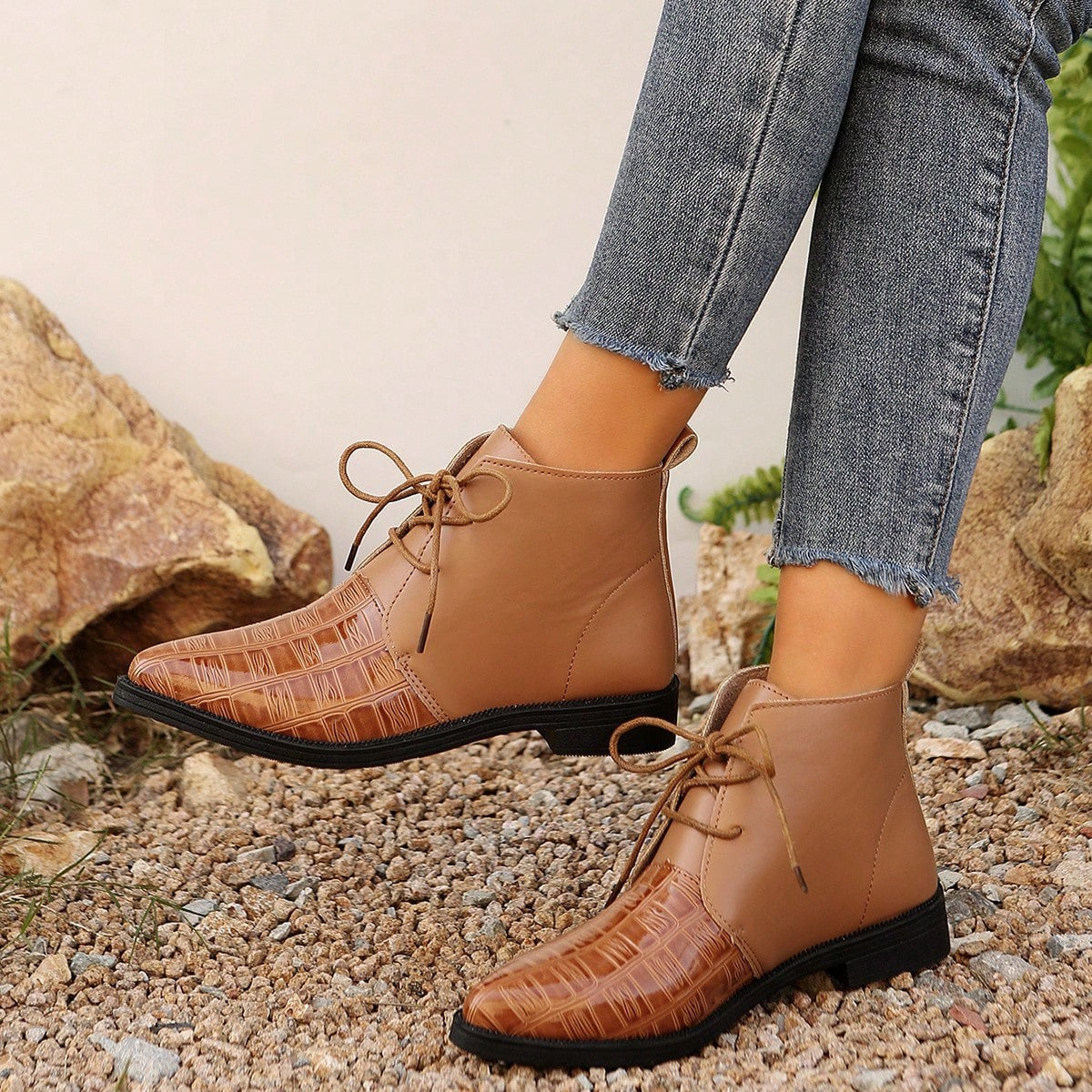 Damen modische stiefeletten mit glänzenden Akzenten und Schnürung