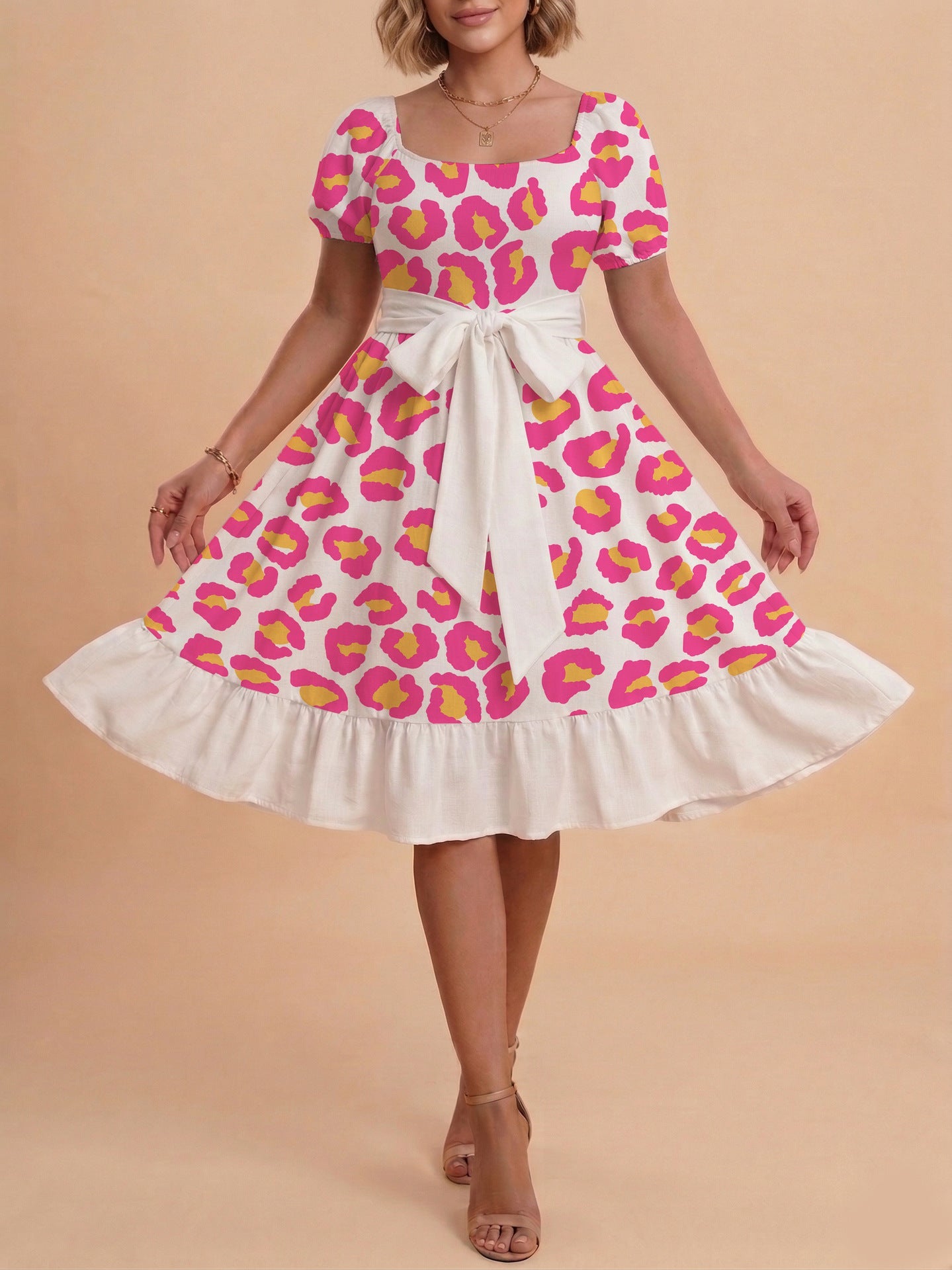 Damen Sommerliches Blumenkleid mit taillierbarem Gürtel und voluminösen Ärmeln