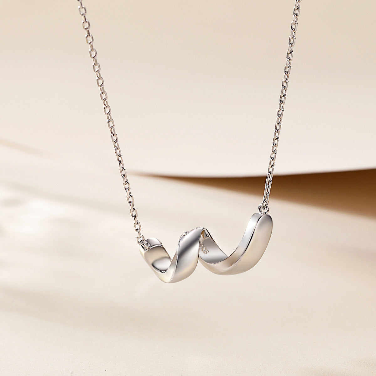 Damen elegante Wellen-Halskette mit Zirkonia-Besatz Shop Nory