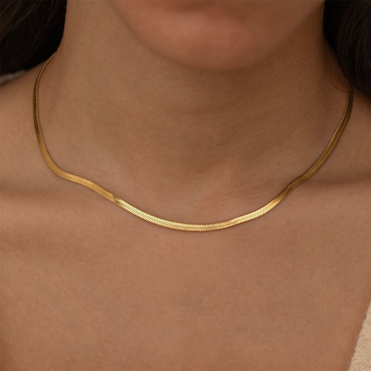 Damen elegante Halskette mit geschwungenem Design Shop Nory