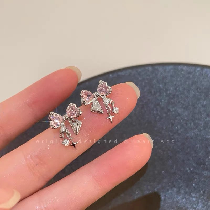 Damen Ohrstecker mit funkelndem Schleifen-Design und eleganten Kristallen Shop Nory