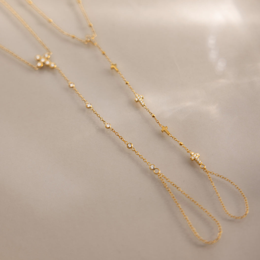 Damen Fußkettchen mit strahlendem Kreuzanhänger und hypoallergener Edelstahlverarbeitung Shop Nory