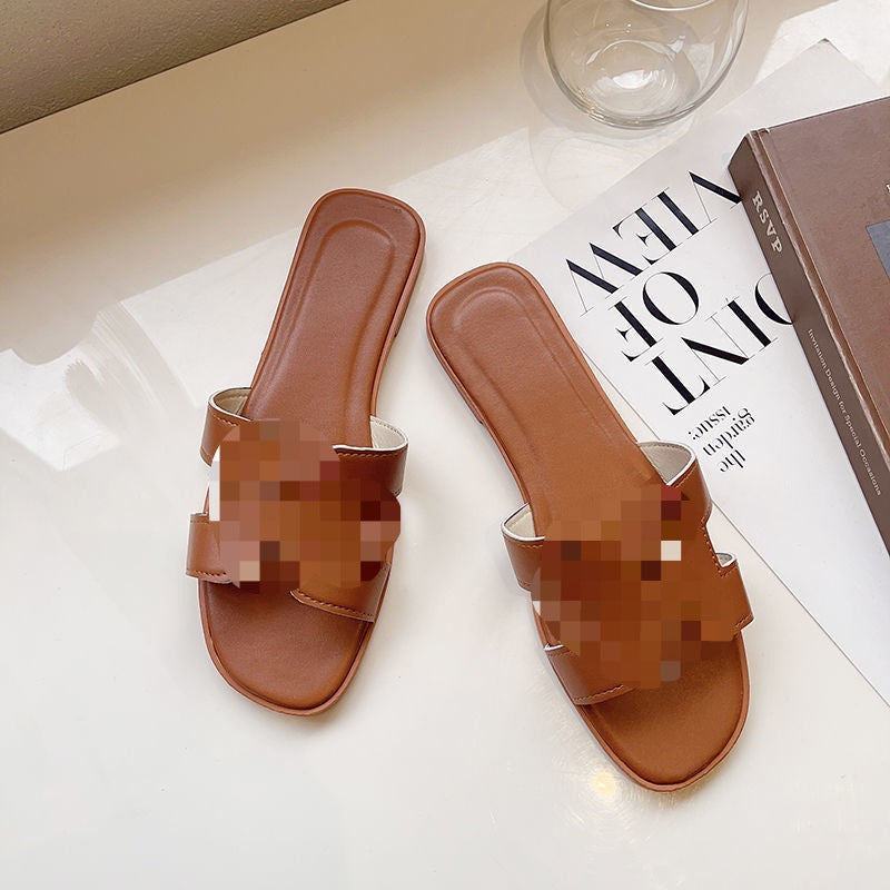 Damen Flache Lederoptik-Pantoletten mit gepolstertem Fußbett und Cut-Out Zierriemen Shop Nory