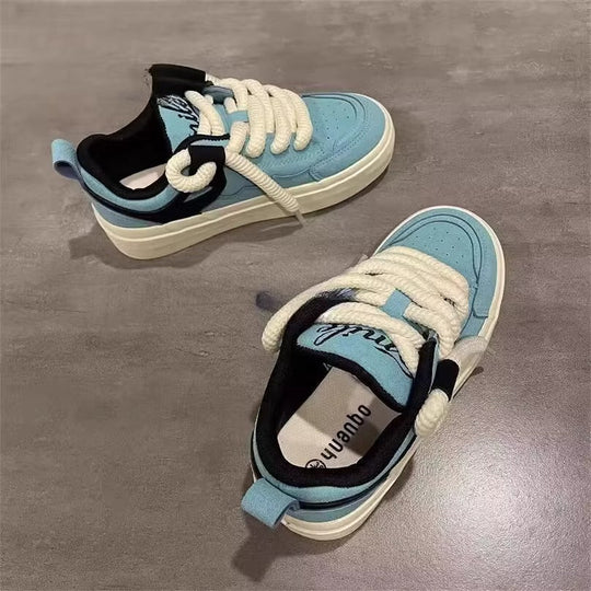Damen Sneakers mit innovativem Schnürdesign und bequemer Dämpfung
