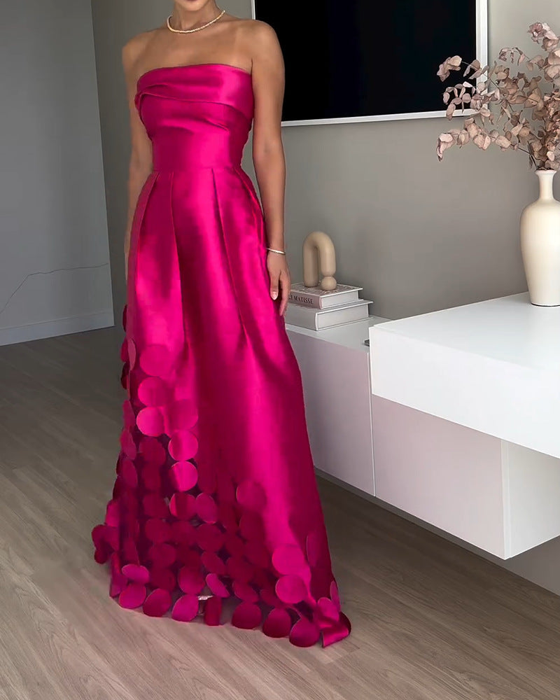 Damen Abendkleid mit Aufregendem Schichten Design und Raffinierten Details