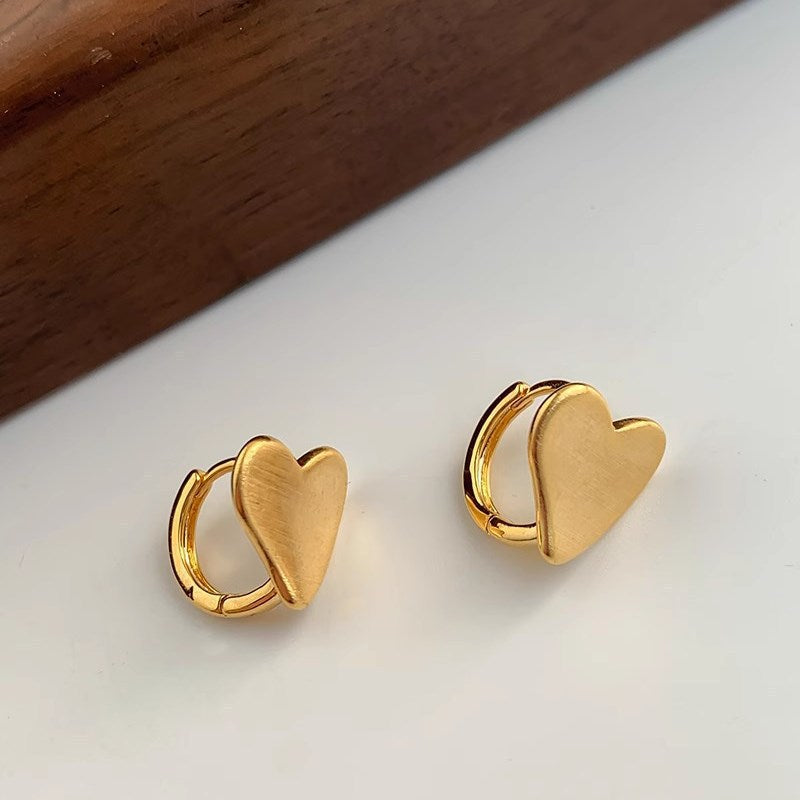 Damen Ohrstecker im stilvollen Herzdesign Shop Nory