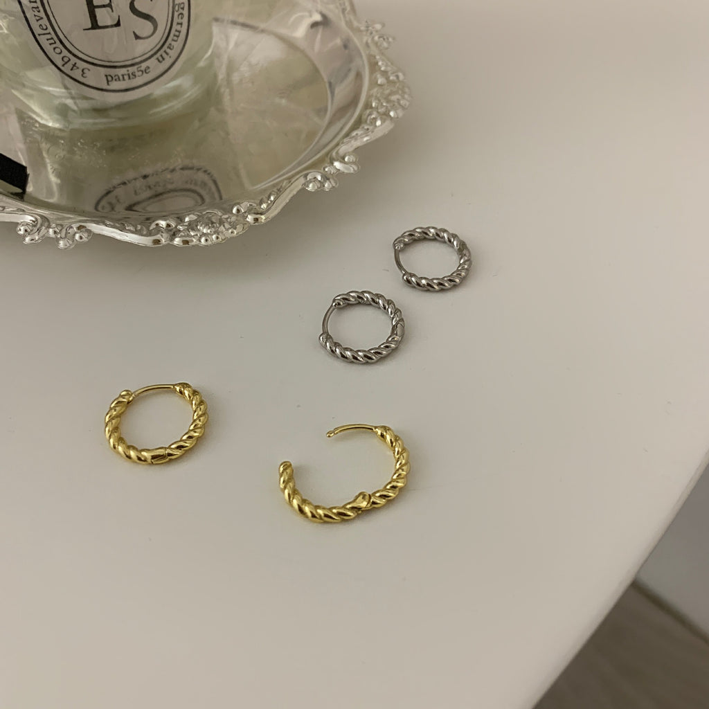 Damen Creolen mit elegantem gedrehten Design Shop Nory