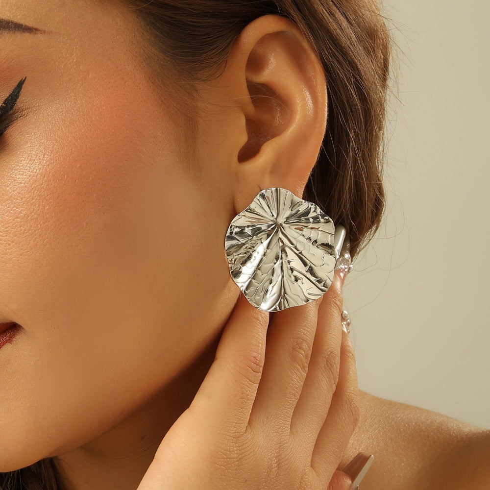 Damen Ohrclips mit kunstvoller goldener Struktur Shop Nory
