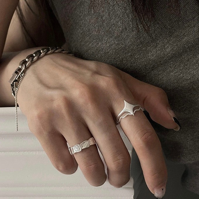 Damen Ring mit modernem geometrischen Design und strukturierten Oberflächen Shop Nory