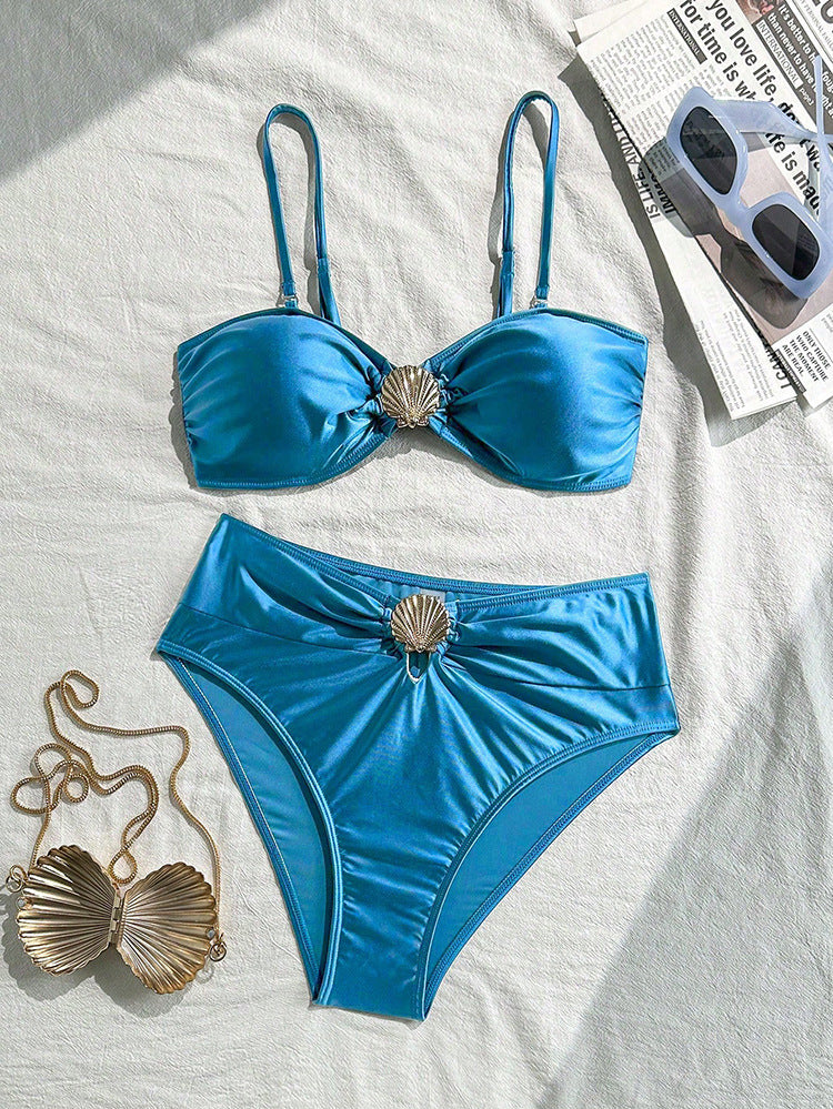 Damen Eleganter Bandeau-Bikini mit schimmernden Muschel-Details