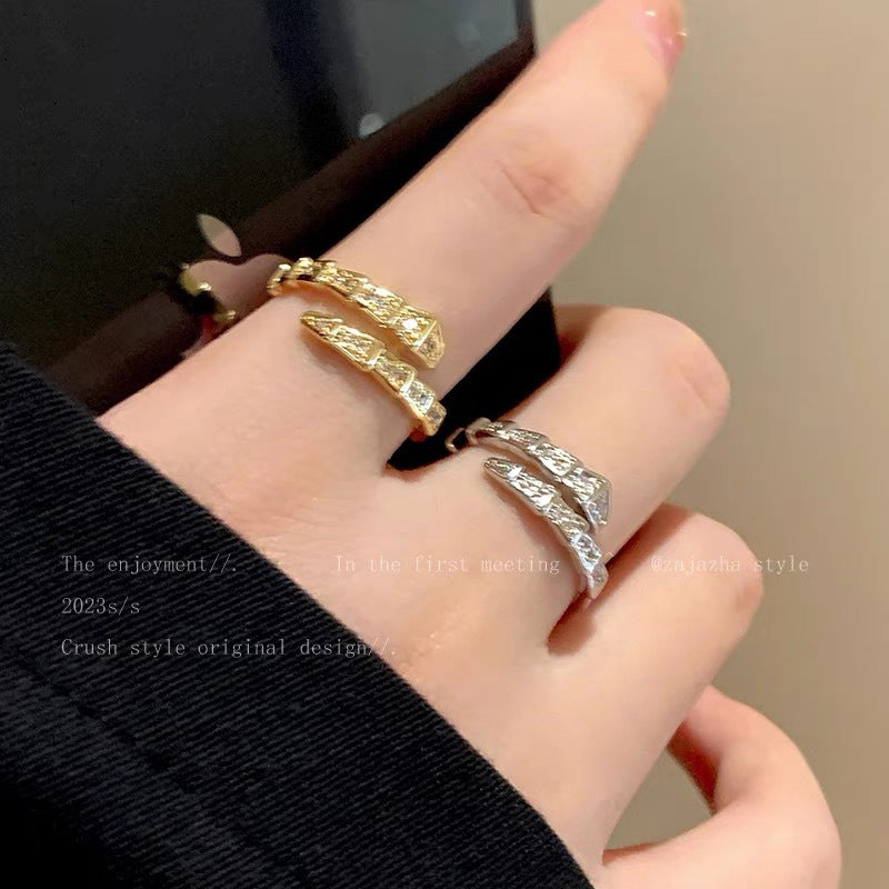 Damen Ring mit modernem geometrischem Design und funkelnden Zirkonia Shop Nory