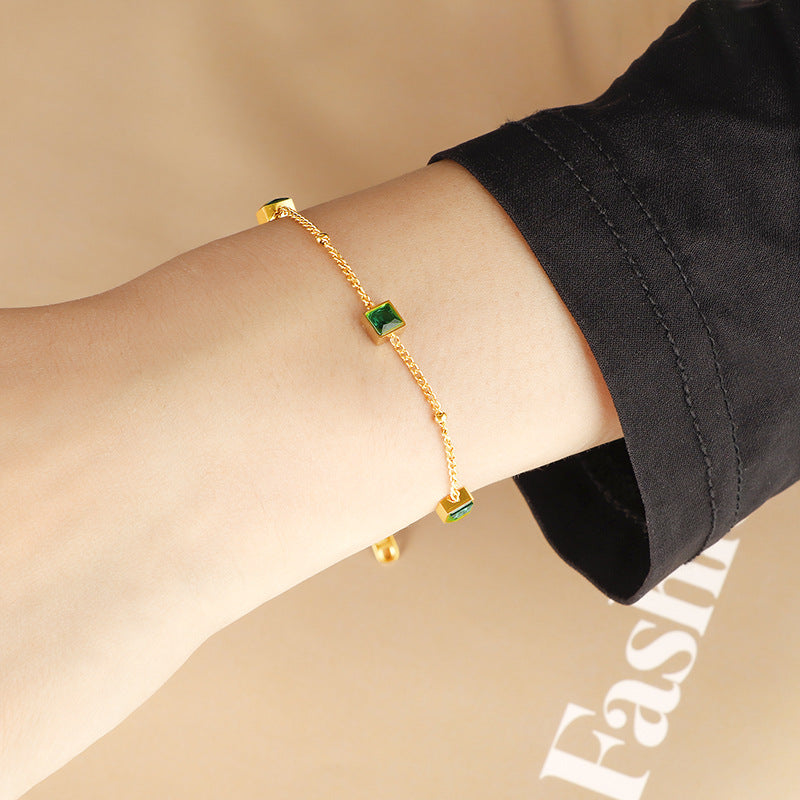 Damen filigranes Armband mit quadratischen Edelsteinen Shop Nory