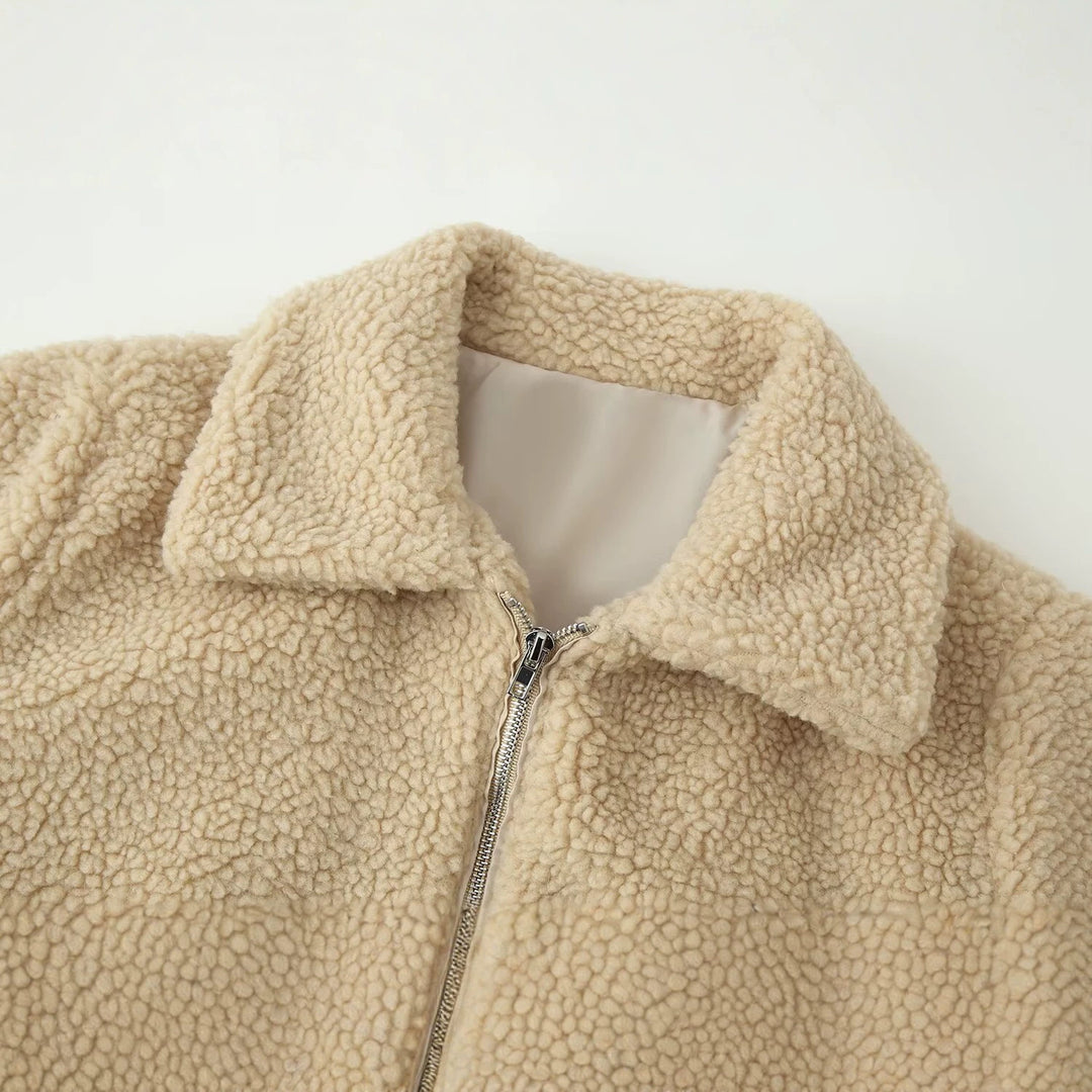 Damen Oversized Teddyjacke mit Reißverschluss, Kragen und aufgesetzten Taschen Shop Nory