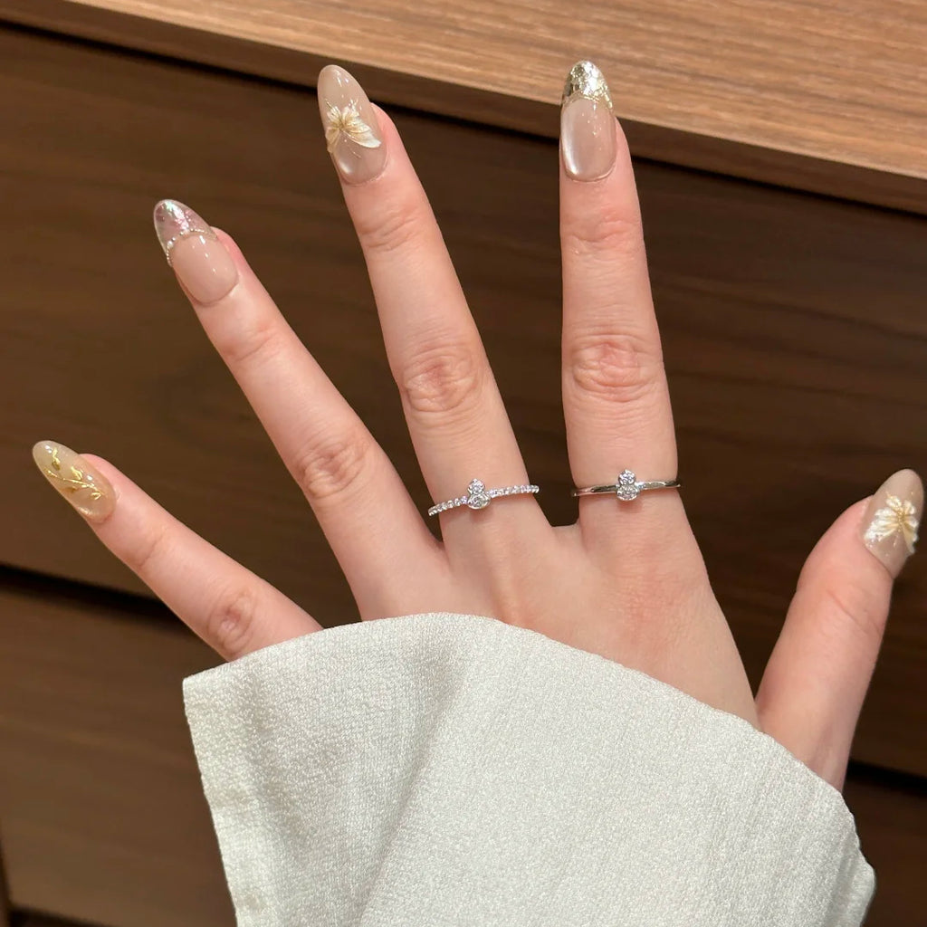 Damen zierlicher Ring mit funkelndem Herzdesign und kristallklaren Zirkonia Shop Nory