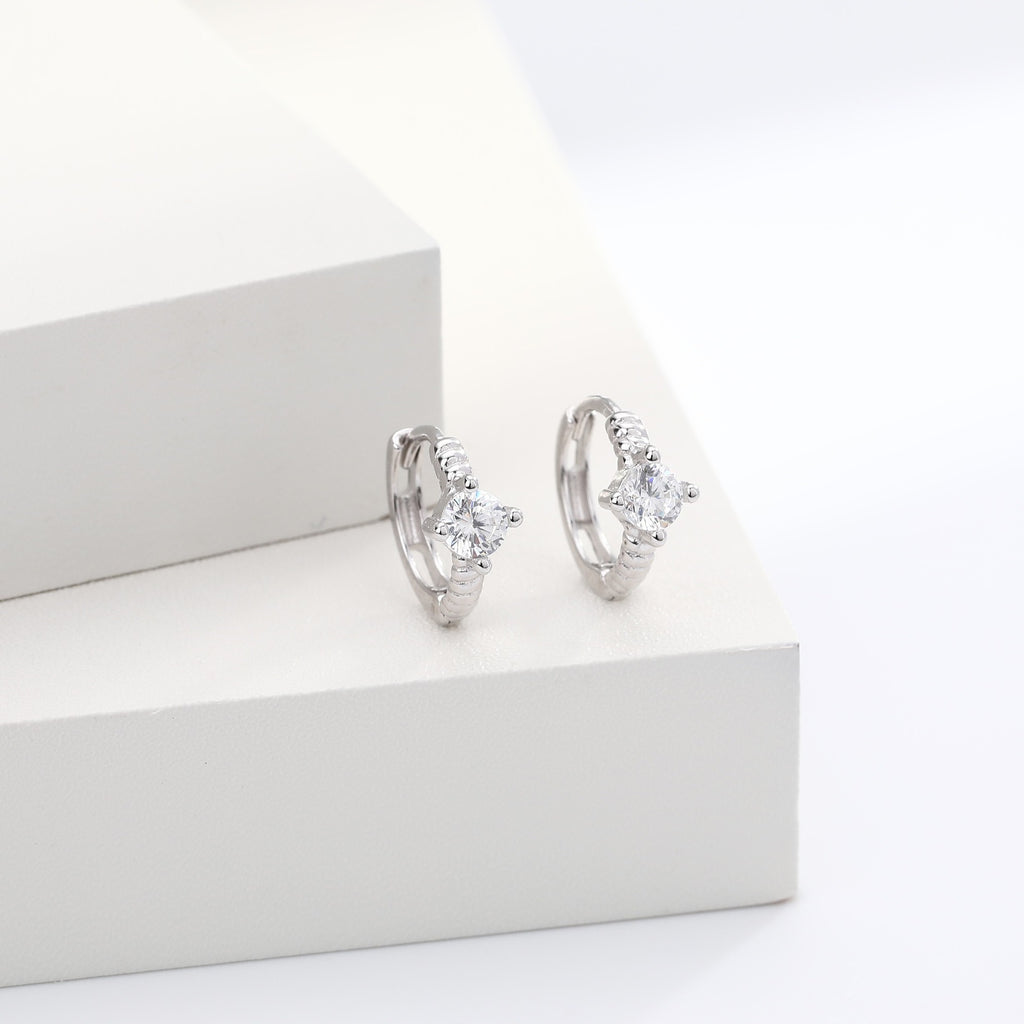 Damen Ohrhänger mit hochwertigem Zirkon und goldfarbener Fassung Shop Nory