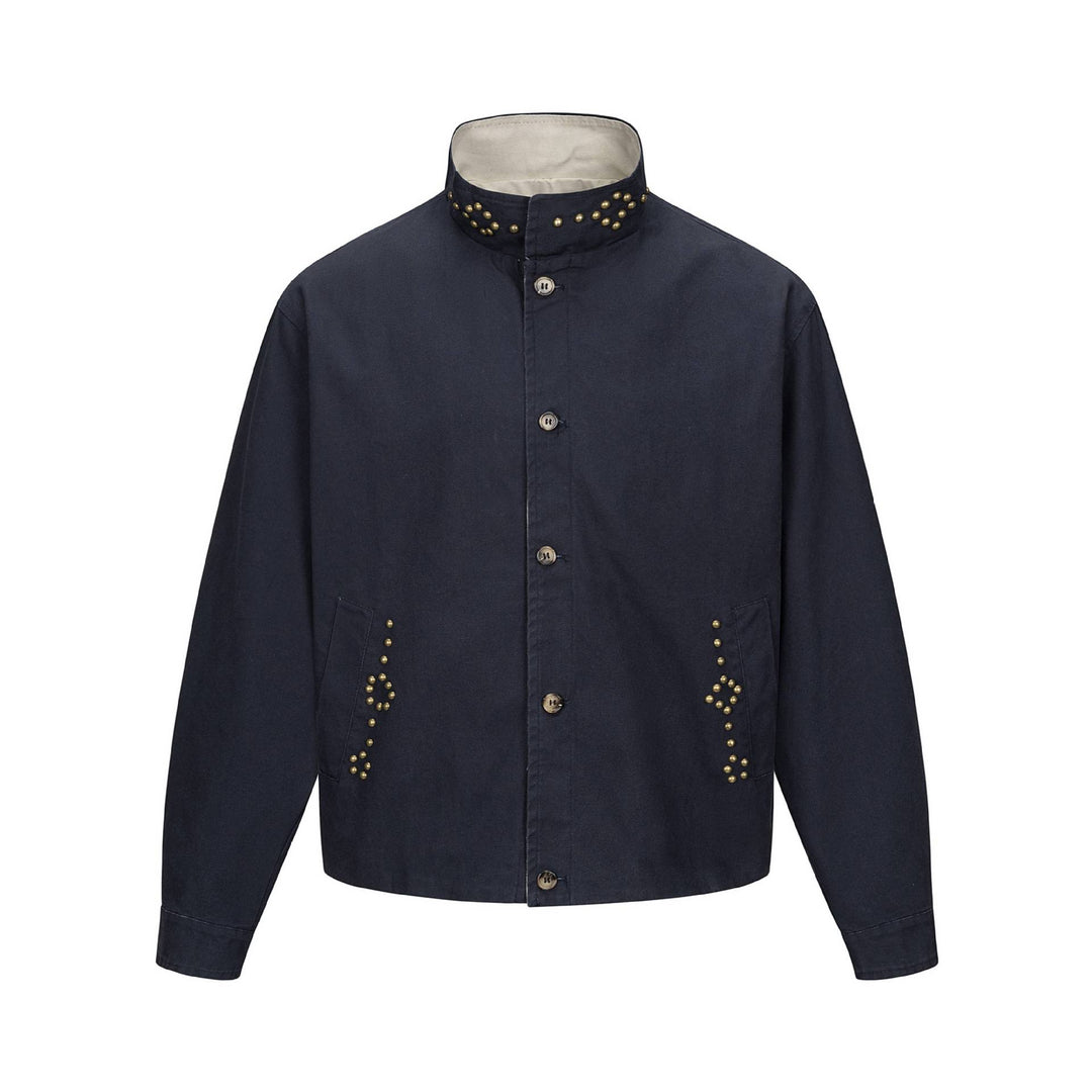 Unisex Kurzblousonjacke mit hochgeschlossenem Nietenkragen und Utility‑Taschen Shop Nory