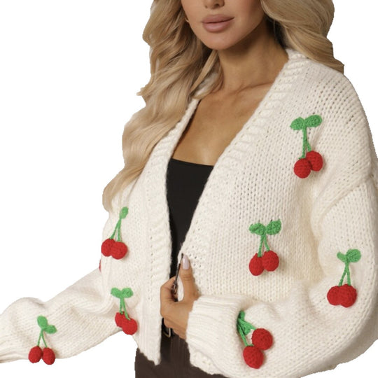 Damen Kurzcardigan aus grobem Strick mit gehäkelten Kirschen-Applikationen und V-Ausschnitt Shop Nory