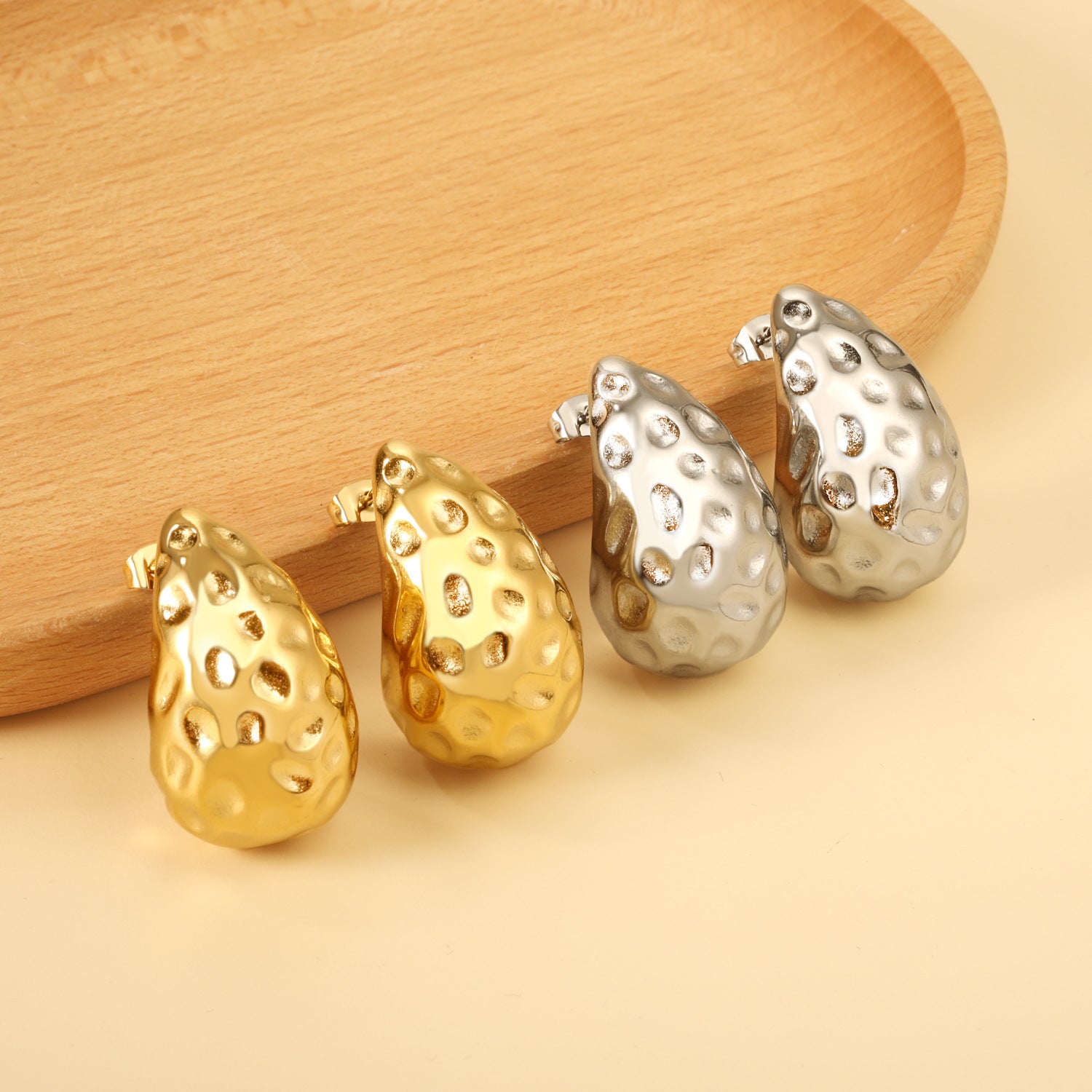Damen stylische Ohrstecker aus antiallergischem Edelstahl mit modernem Design Shop Nory