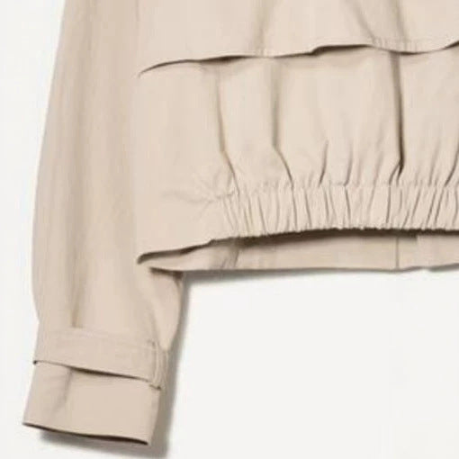 Damen Kurz geschnittener Trenchcoat mit doppelreihiger Knopfleiste und Schulterklappen Shop Nory