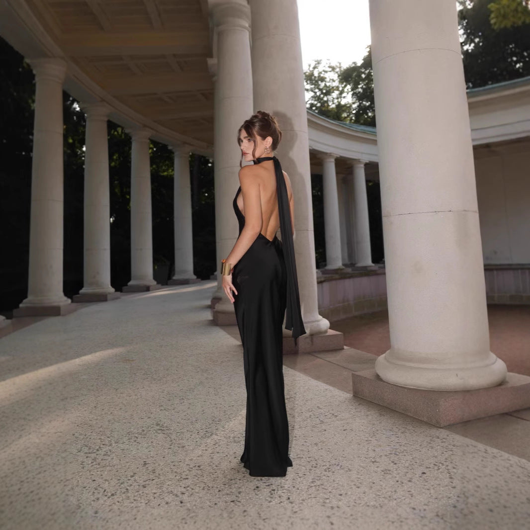 Damen Abendkleid mit elegantem Rückenausschnitt und fließendem Stoff
