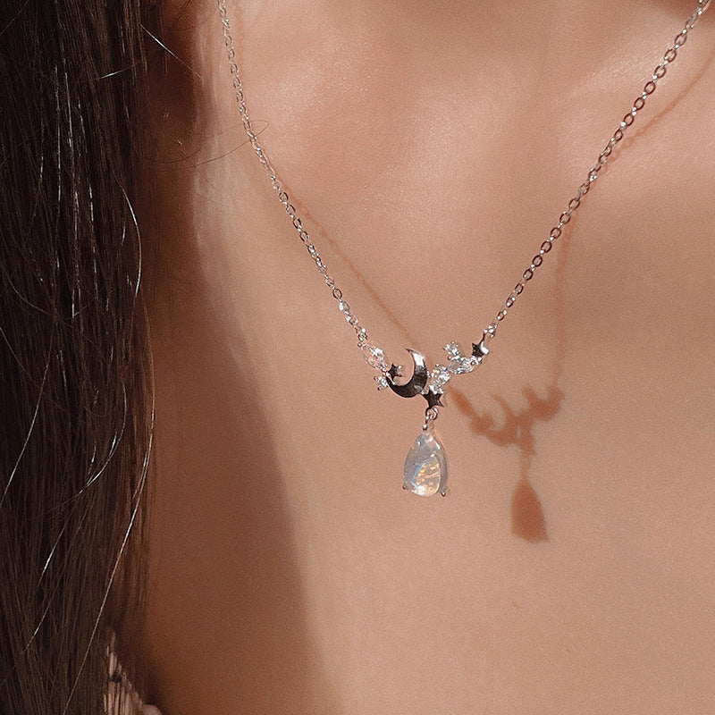 Damen elegante Halskette mit funkelndem Mond- und Sternenanhänger Shop Nory