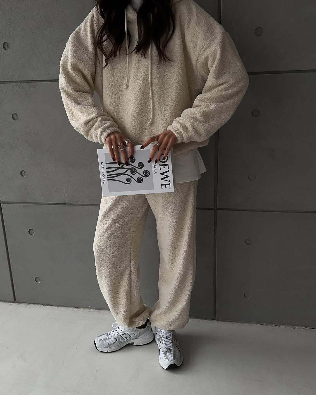 Damen Kuscheliges Sherpa-Loungewear-Set mit Oversized-Kapuzenpullover und weiten Bündchenhosen Shop Nory