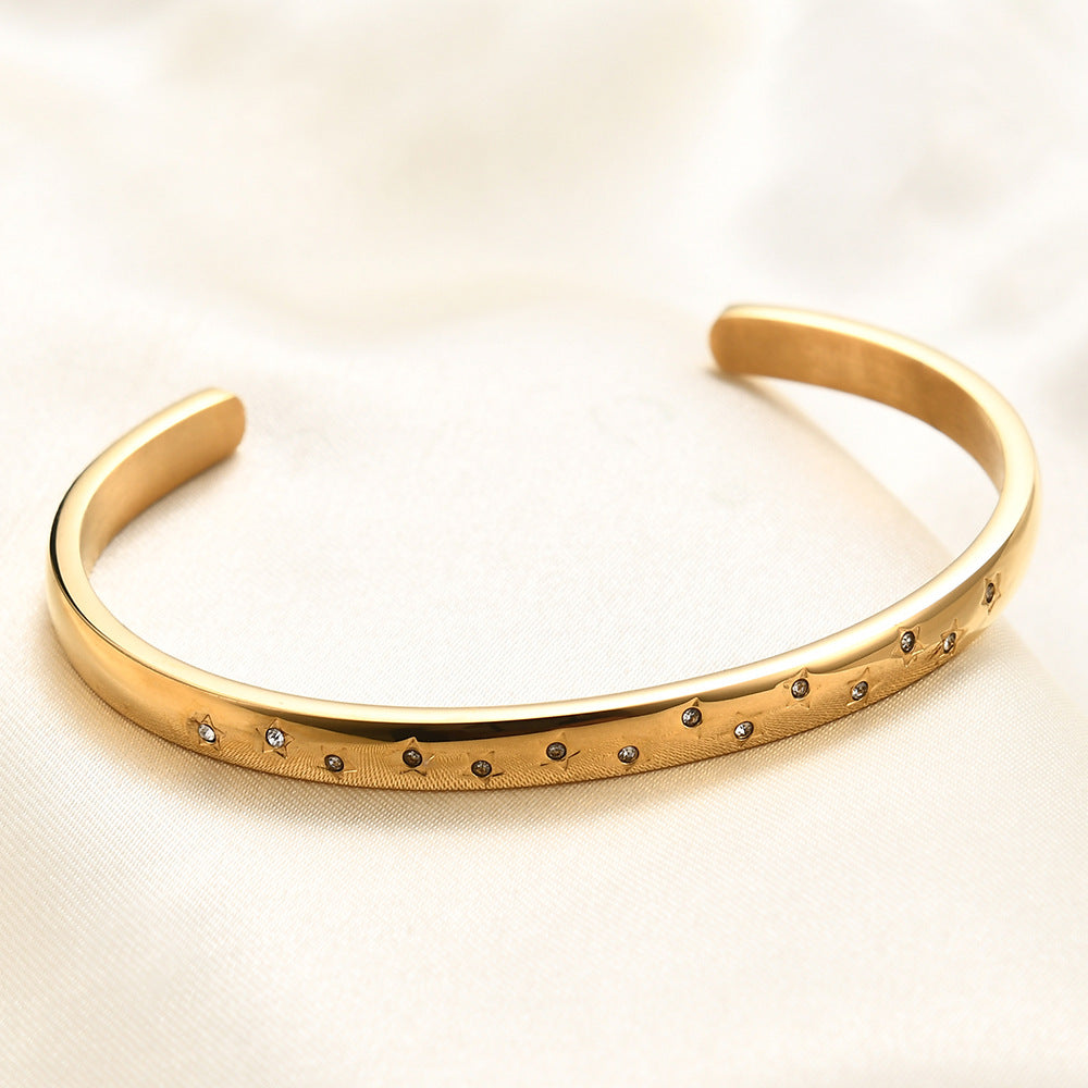 Damen Armreif mit funkelnden Sternen und elegantem Design Shop Nory