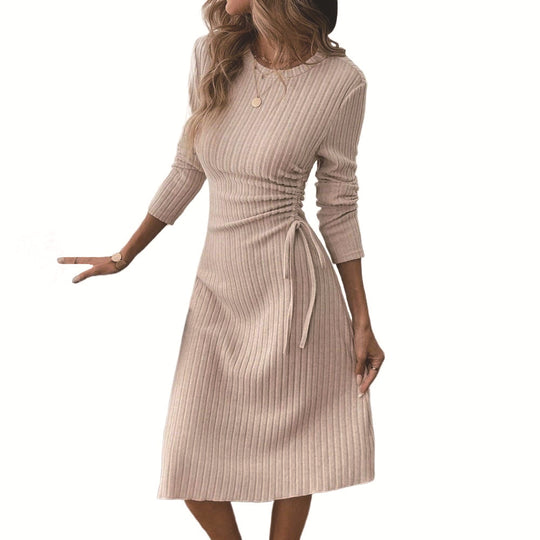 Damen geripptes Midikleid mit seitlicher Tunnelzugraffung taillierter Passform und eingesetztem Rundhals Shop Nory