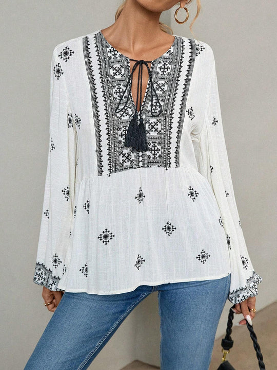 Damen Bestickte Boho-Tunika-Bluse mit Quastenbändern und stufigem Saum Shop Nory