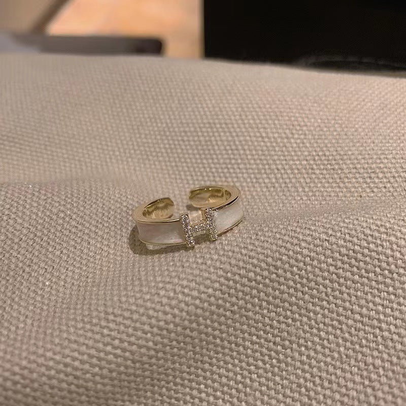 Damen Offener Ring mit elegantem H-Motiv Shop Nory