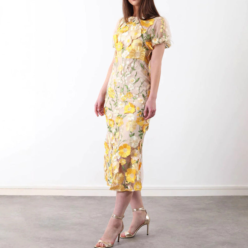 Damen Blumenkleid mit 3D-Blütenapplikationen