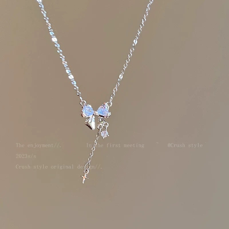 Damen Halskette mit luxuriösen Tropfenanhängern und funkelnden Zirkonia Shop Nory