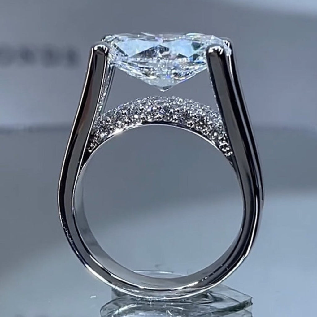 Damen Designer Ring mit funkelndem Diamanten und elegantem Zirkonia-Besatz Shop Nory