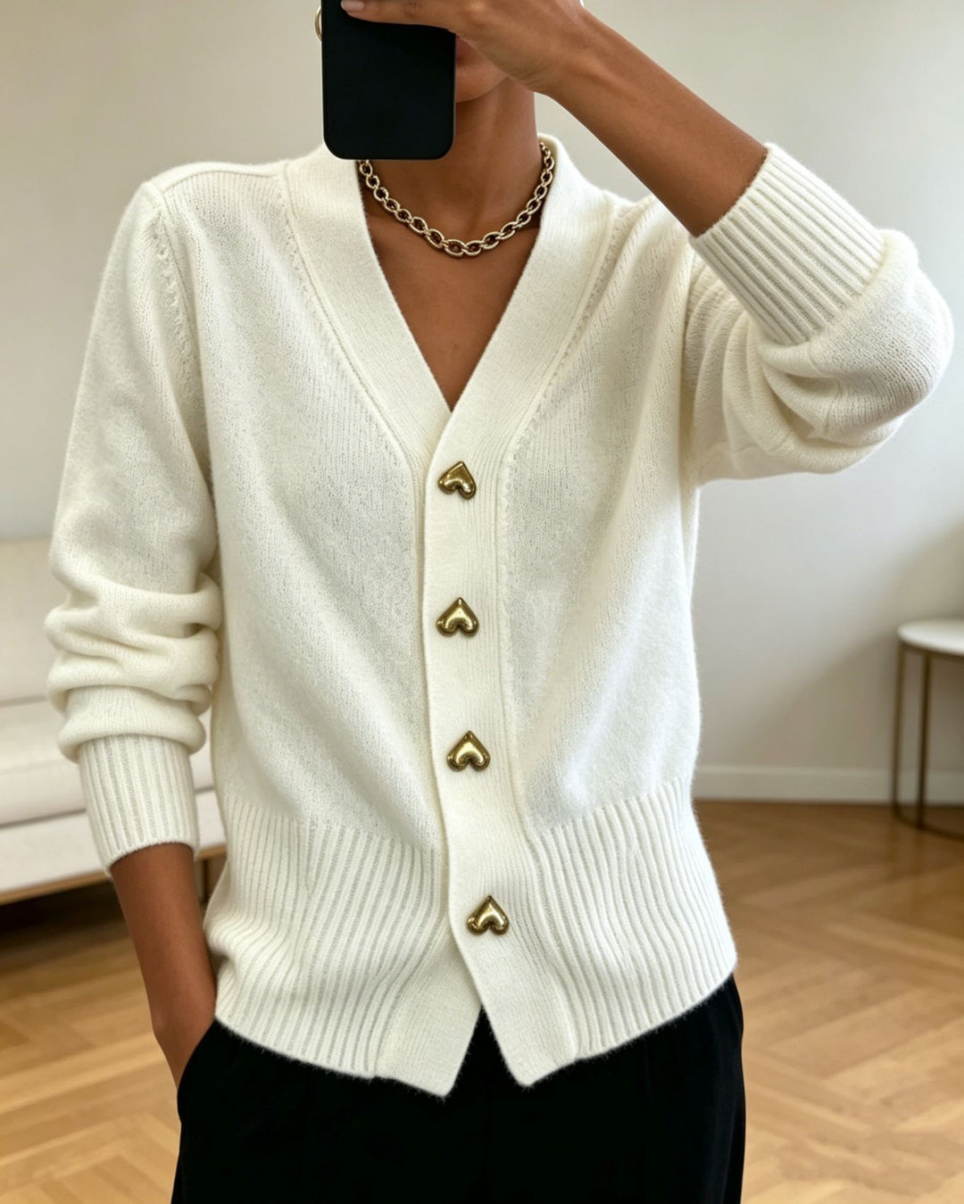 Damen Oversize V-Ausschnitt Strickcardigan mit herzförmigen Schmuckknöpfen Shop Nory