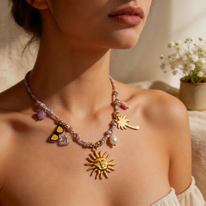 Damen Halsschmuck mit Verspieltem Charm-Design und Hypoallergener Edelstahlverarbeitung Shop Nory
