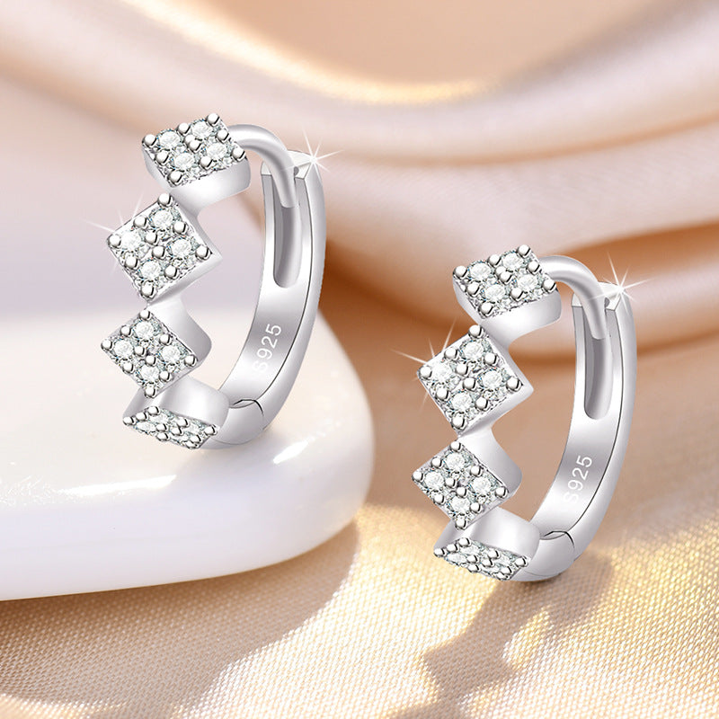 Damenohrringe mit funkelnden Zirkonia und elegantem Design Shop Nory