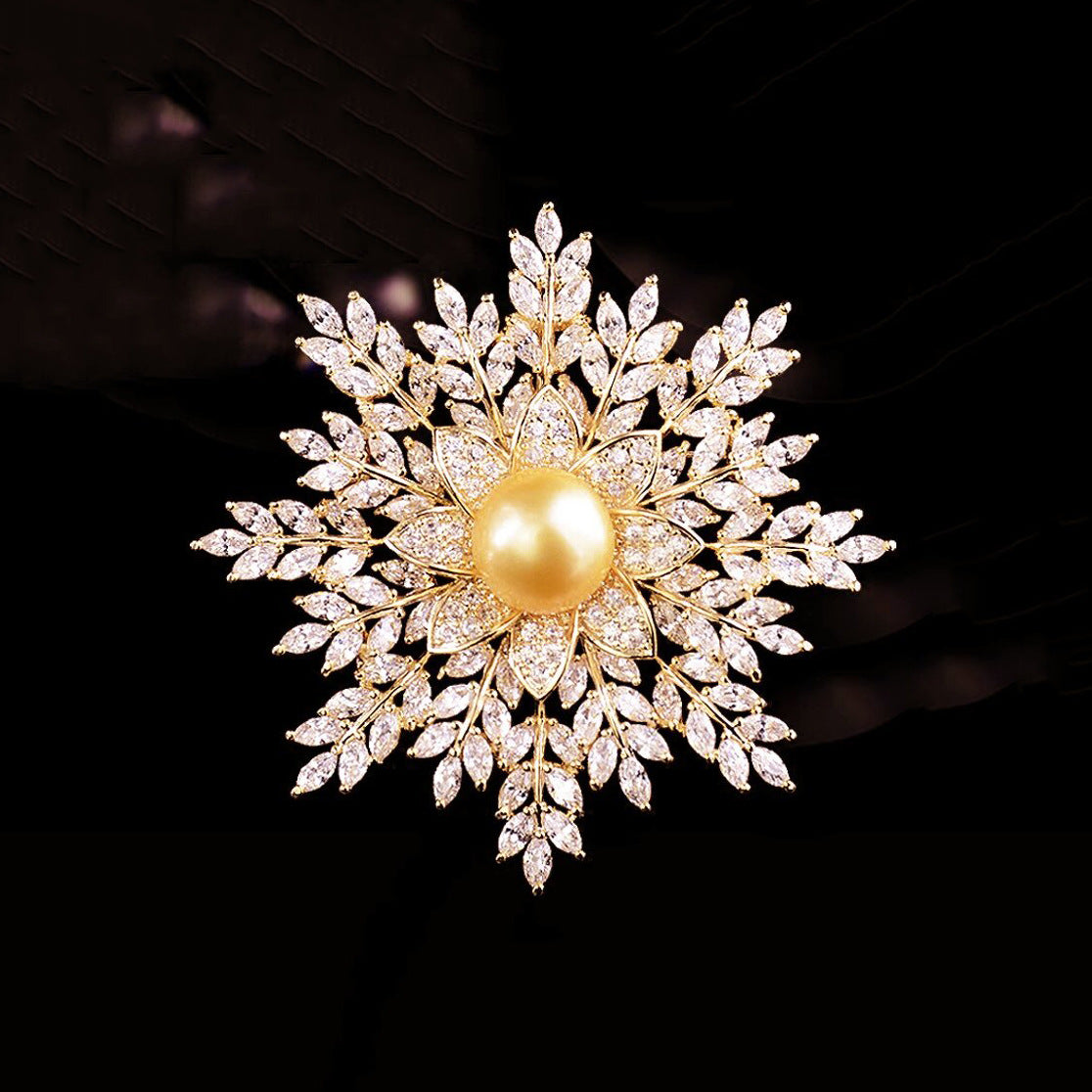 Elegante Perlenbrosche Florales Stern-Design mit Zirkonia Verziert