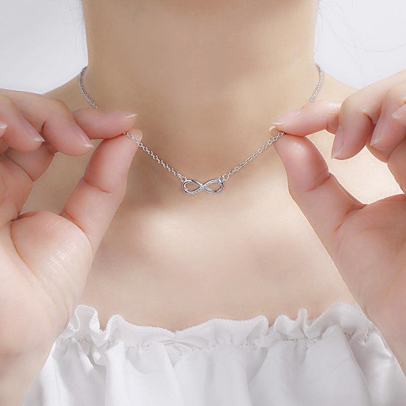 Damen Halskette mit elegantem Rosenanhänger und funkelnden Zirkonia Shop Nory