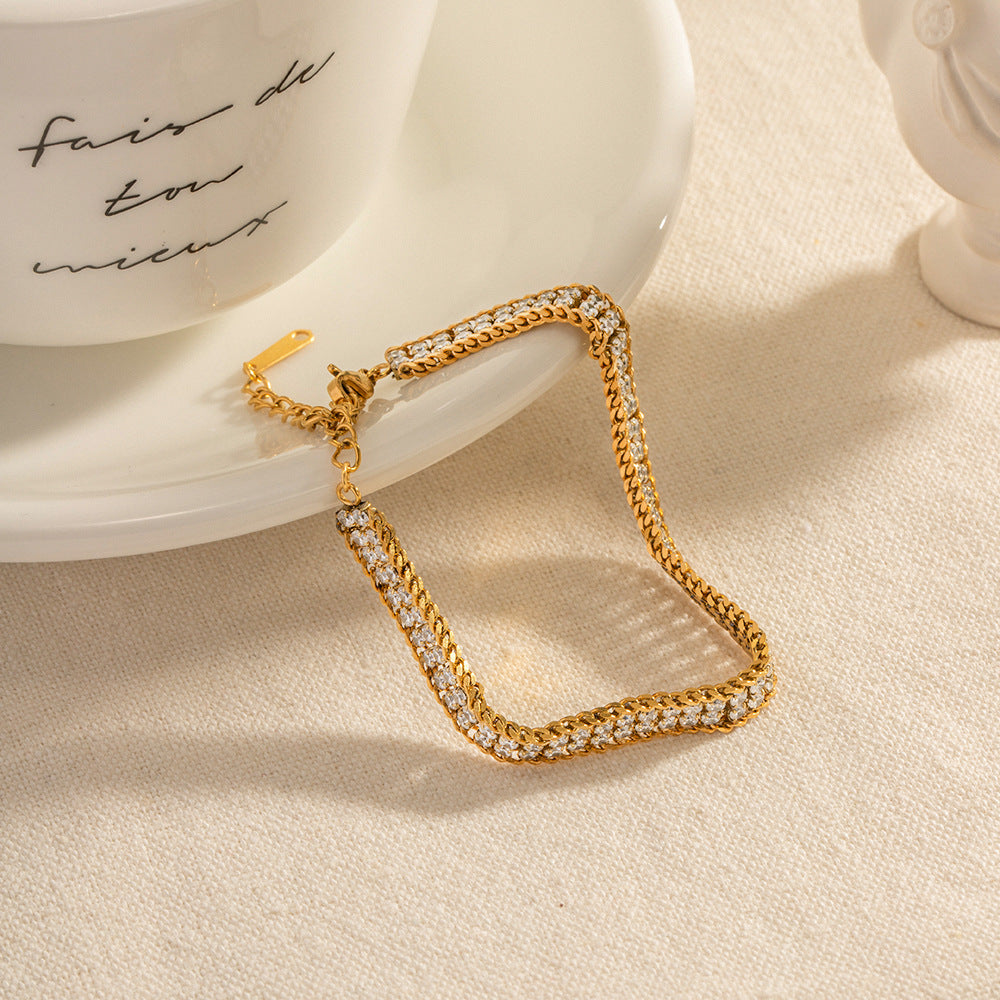 Damen Armband mit funkelnden Zirkonia und hochwertigem Kettendesign Shop Nory